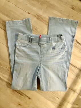 SPANX Light Blue Denim Jeans with Red Brand Tag - L/G/G